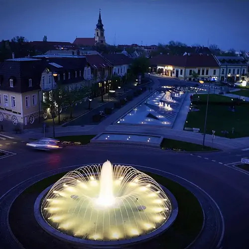 Gyula belv&agrave;rosa &egrave;jjeli f&egrave;nyben