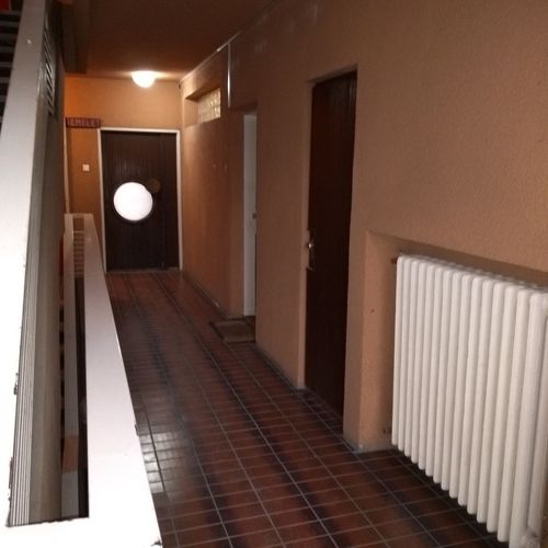 Az első emeleti folyosó.