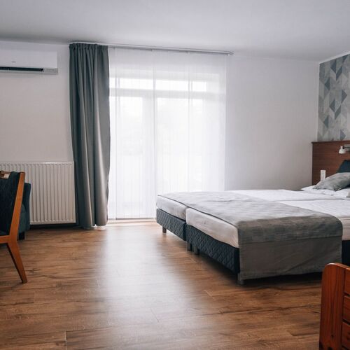 Standard kétágyas erkélyes szoba