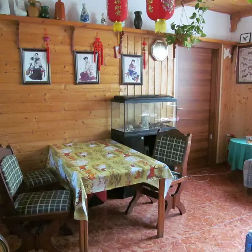 f&ouml;ldszinti &eacute;tkező