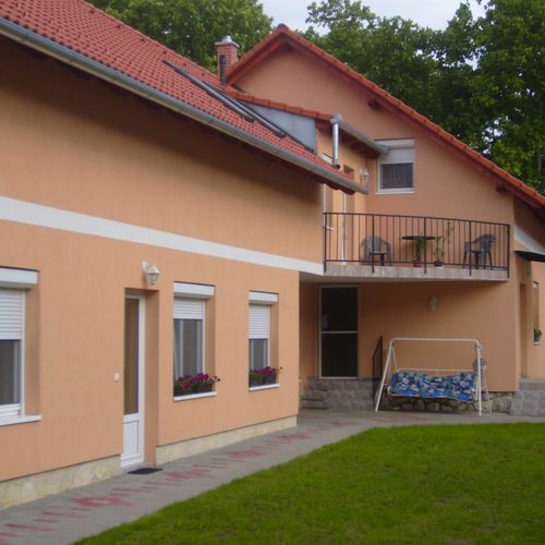Zora Apartman Harkny 