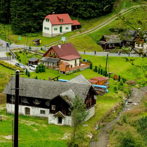 a h&aacute;z &eacute;s a patak