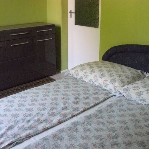 kétszemélyes francia ágyas hálószoba