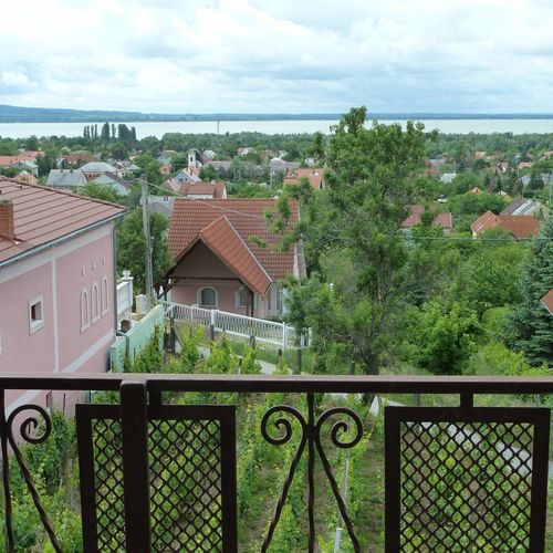 kilátás a Balatonra