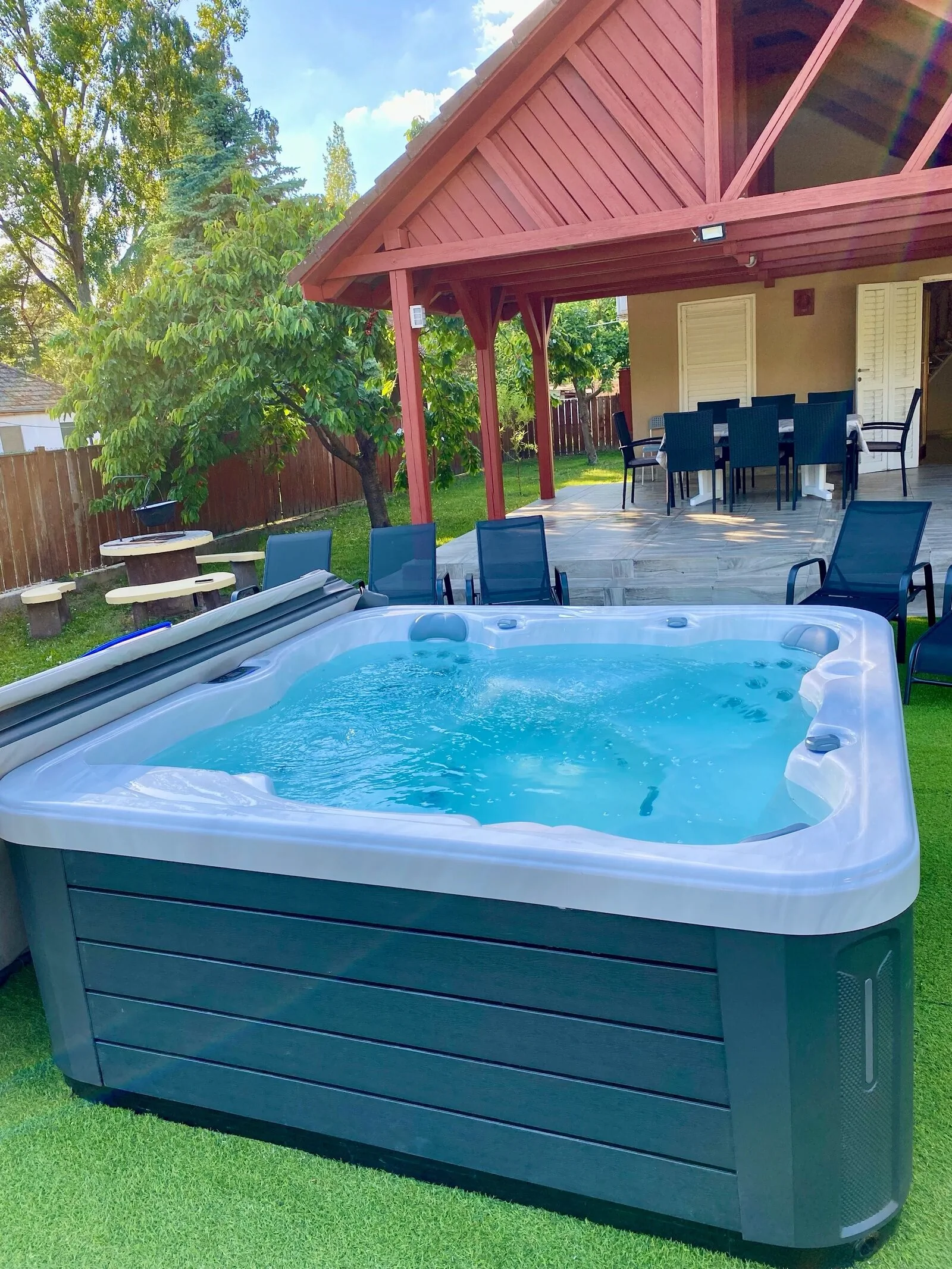 Tieff Apartmanház Balatonszárszó