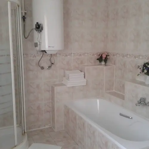 földszinti fürdőszoba