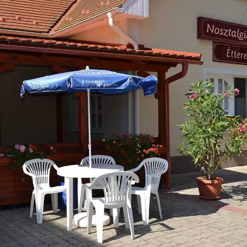 Nosztalgia Hotel Balatonszárszó 004 kép