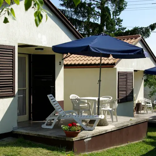 Bungal&oacute; terasz