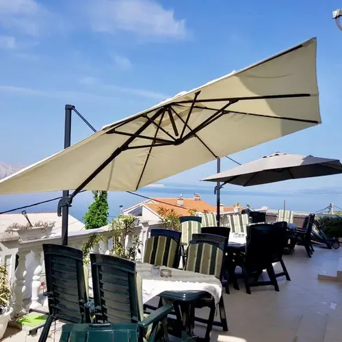 Terasz.T&ouml;bb mint 100 km sz&eacute;les panor&aacute;ma!