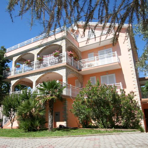 Apartmani Zdenko Njivice  2
