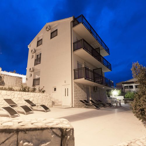 Apartmani Bridić Okrug Donji  3