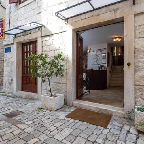 Hotel Villa Sv. Petar Trogir ★★★ 2