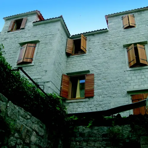 Picture of the building