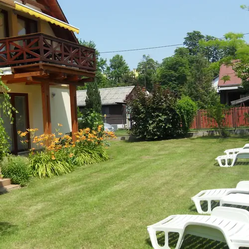 K&eacute;p belső udvarr&oacute;l