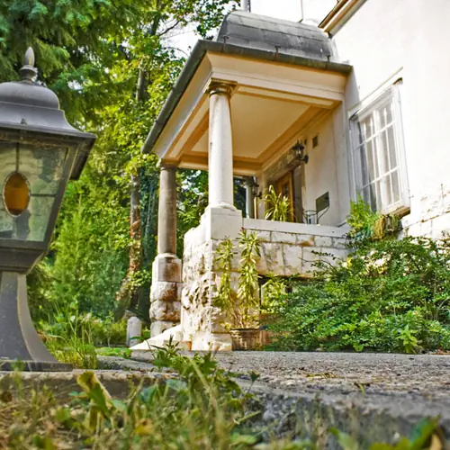 Kalm&aacute;r Panzi&oacute; főbej&aacute;rat