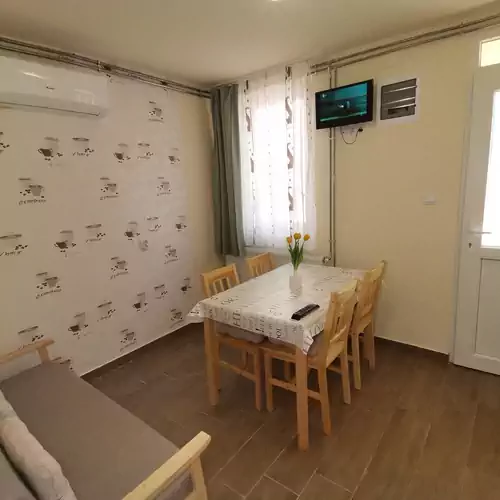 Gyöngyvirág Apartmanház Hajdúszoboszló 003 kép