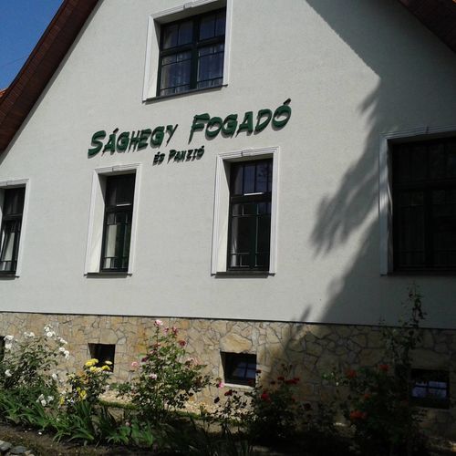 Kép az épületről