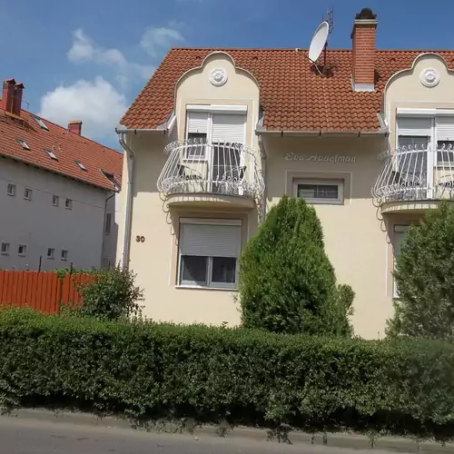 Éva Apartmanház Hajdúszoboszló 002 kép