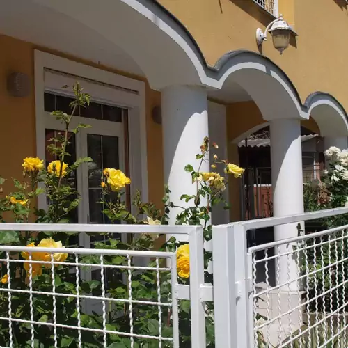 Sárga Rózsa Apartmanház Balatongyörök 007 kép