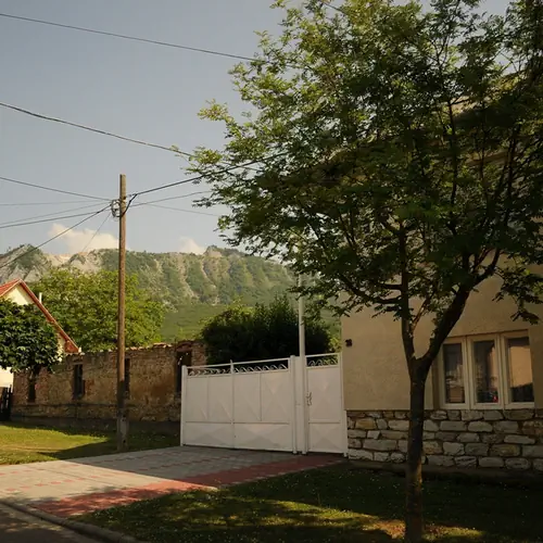 Vend&eacute;gh&aacute;z3