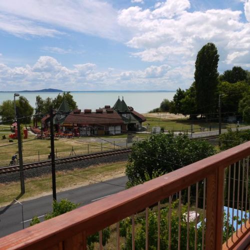 Laura Apartmanház Révfülöp  4