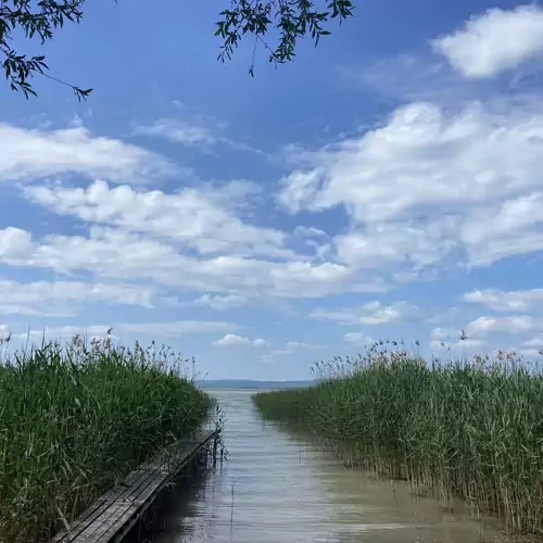 Közlönykiadó Üdülője Balatonberény 002 kép