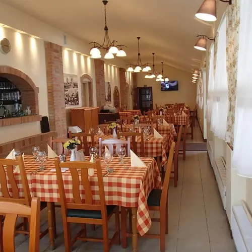 F&eacute;nyk&eacute;p az &eacute;tteremről