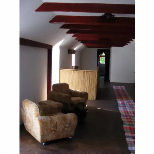 Emeleti t&aacute;rsalg&oacute;