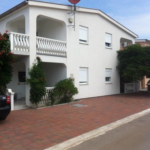 Apartmani Lacic Vir  3