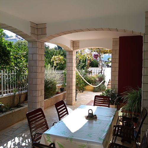 Apartments Kostovic Vinišće  2