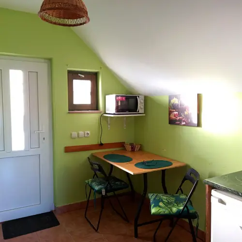 2 szem&eacute;lyes apartman konyha