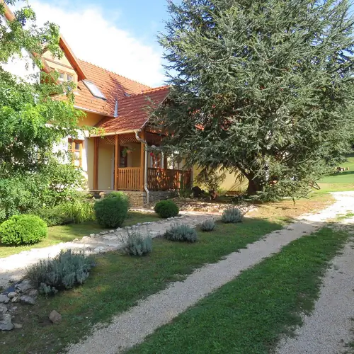 Fot&oacute; az &eacute;p&uuml;letről