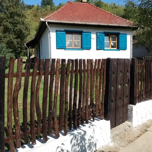Orgona h&aacute;z