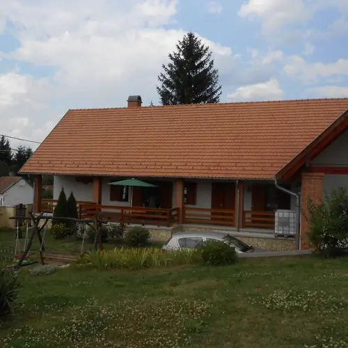 Fot&oacute; belső udvarr&oacute;l