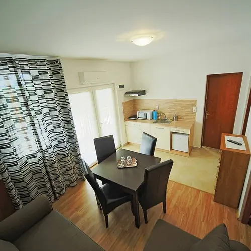 K&eacute;p apartmanr&oacute;l
