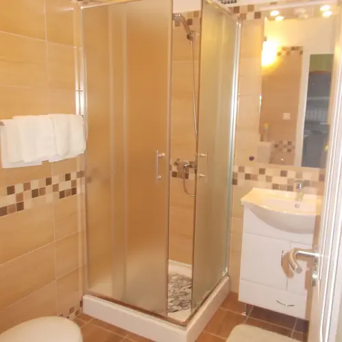 Fürdőszoba földszinten felújítva 2016