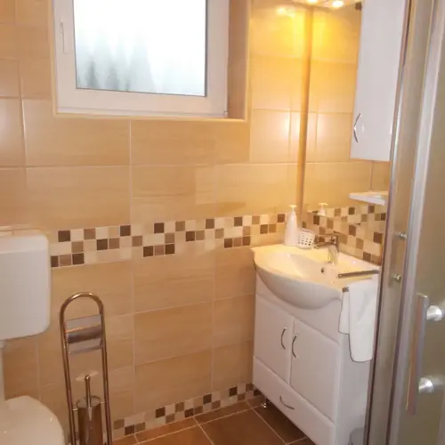 Emeleti fürdőszoba - felújítva 2016