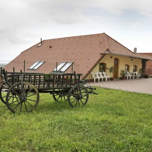 K&eacute;p az &eacute;p&uuml;letről