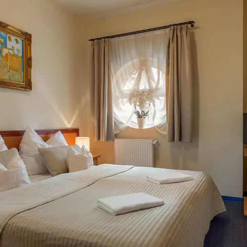 K&eacute;p szob&aacute;r&oacute;l