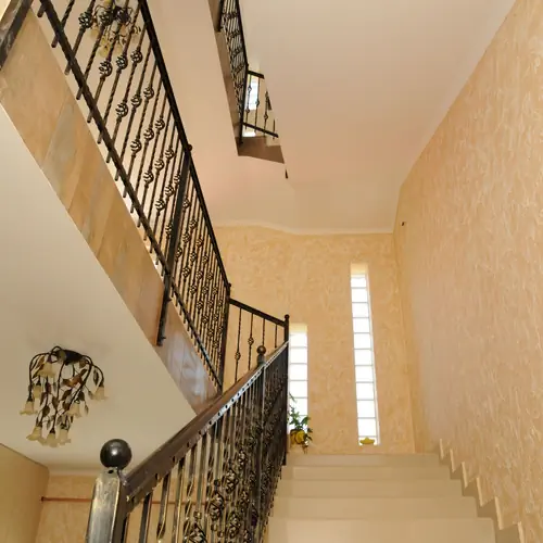 L&eacute;pcsőh&aacute;z