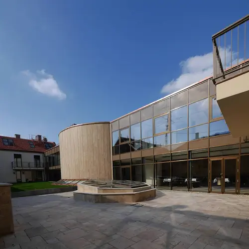 Fot&oacute; belső udvarr&oacute;l