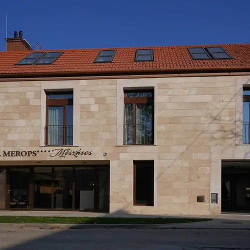 F&eacute;nyk&eacute;p az &eacute;p&uuml;letről