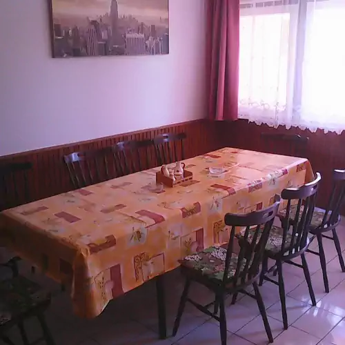 Dózsa Apartman Balatonmáriafürdő 005 kép
