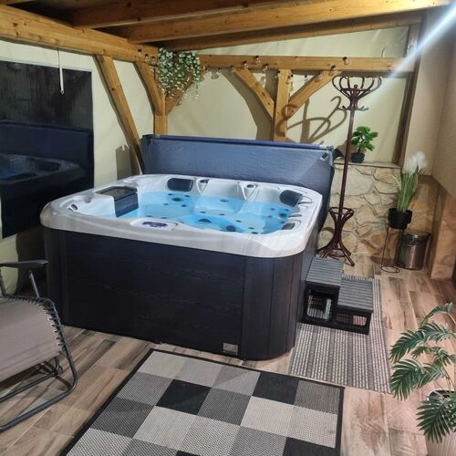 Zsuzsi Nyaraló Magyarhertelend