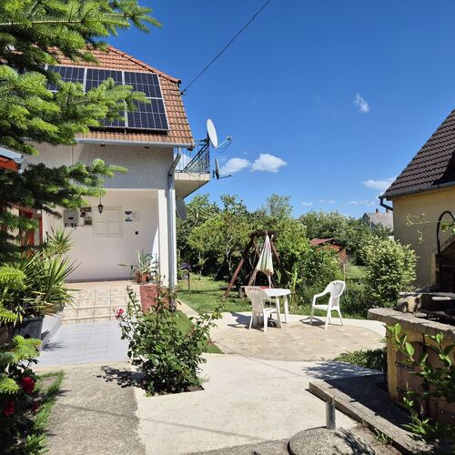 Menyhárt Apartman Gyenesdiás
