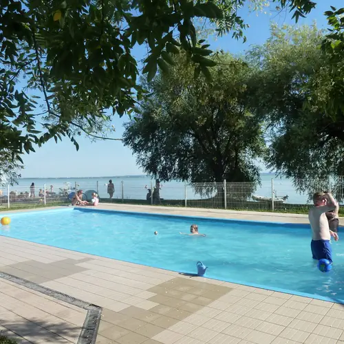 Szabadt&eacute;ri medence