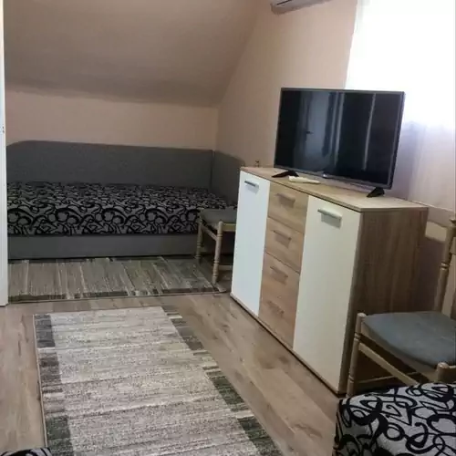 Csendes Apartman Ház Gunarasfürdő 010 kép