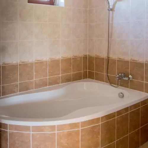 Almafás Jacuzzis Apartmanház Őrség Kerkakuta 052 kép