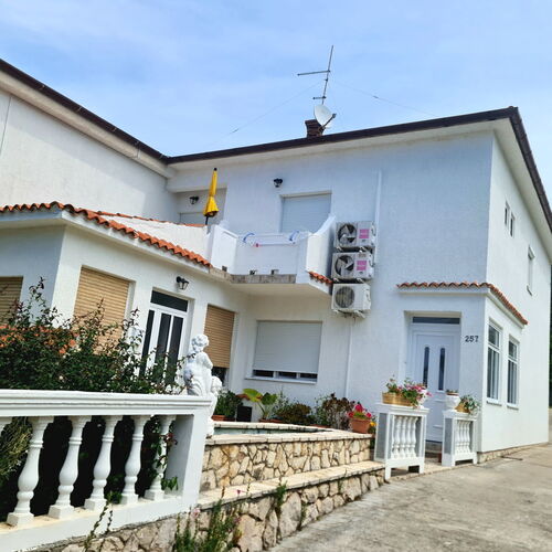 Vila Rab  2