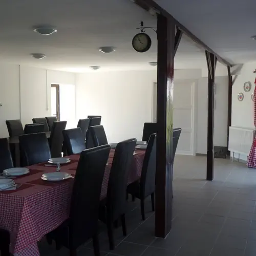 F&eacute;nyk&eacute;p a t&aacute;rsalg&oacute;r&oacute;l